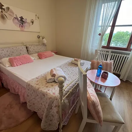 The Little Verona Guest house *